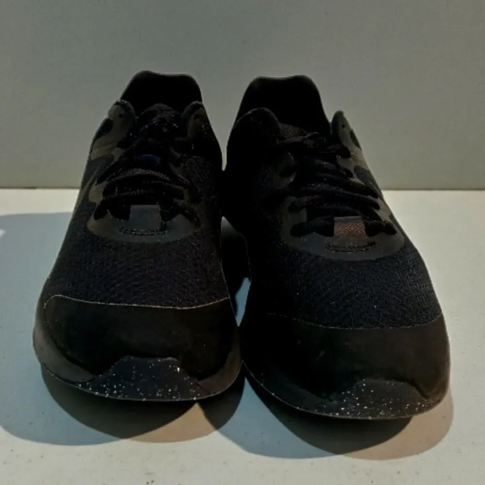 Nike Revolution 6NN Boys Pre-Owned Panther Triple Black Running Sneakers - 7Y